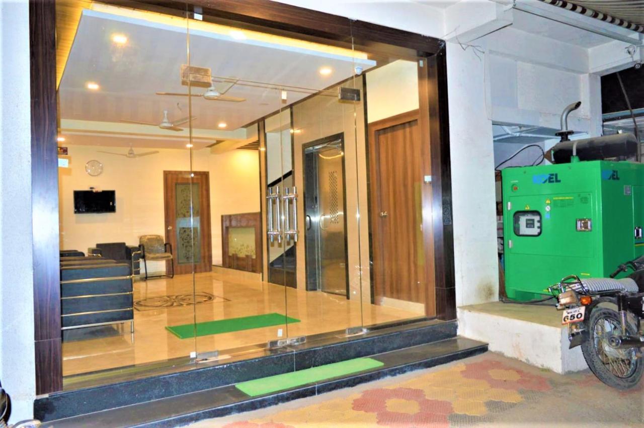 Hotel Visau,Shirdi Extérieur photo