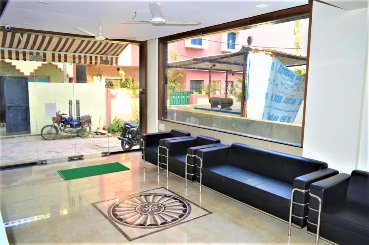 Hotel Visau,Shirdi Extérieur photo